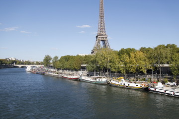 Tour Eiffel à Paris, vue depuis le Pont de Bir Hakeim