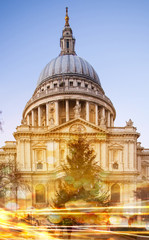 Fototapeta na wymiar St. Pauls cathedral Night view and traffic lights reflection, London