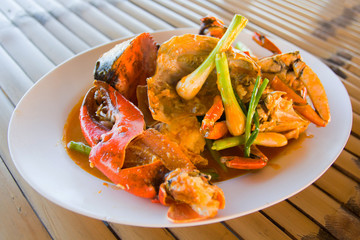 Fried crab in yellow curry