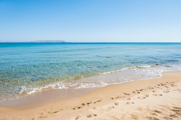 Fototapeta na wymiar Beautiful tropical beach with turquoise water and white sand