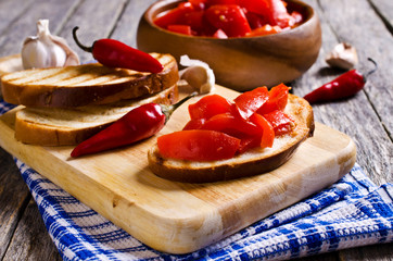 Sandwich with canned pepper