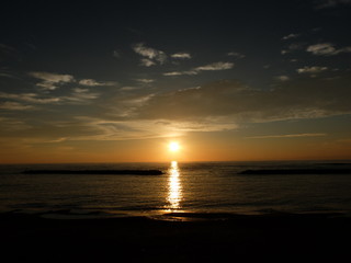 Fototapeta na wymiar 日本海に沈む夕陽
