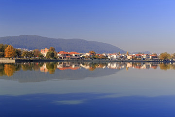 Fototapeta na wymiar Ioannina city Greece, autumn reflection