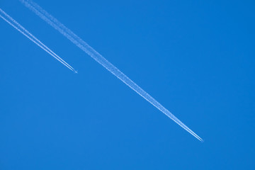 Flugzeug am Himmel jet plane, aircraft,15143.jpg