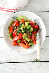 avocado salad with tomato