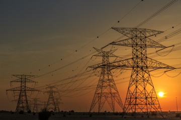 Fototapeta premium Dubaï, Pylônes électriques