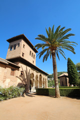 Fototapeta na wymiar Alhambra de Grenade (Espagne) - Patio del Partal