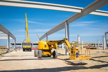 Hydraulic mobile construction platform