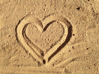 Herz im Sand