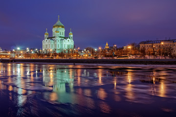 Fototapeta na wymiar Winter view on Christ the Savior Cathedral. Moscow.