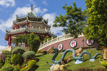Pagoda and dragon sculpture of the Taoist Temple in Cebu, Philip - obrazy, fototapety, plakaty