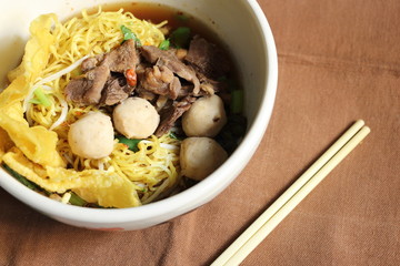 Stewed pork noodles
