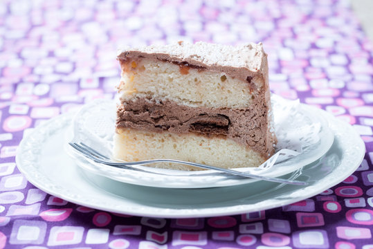 Schokoladencremetorte Images – Browse 41 Stock Photos, Vectors, and ...