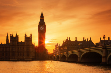 Fototapeta na wymiar Famous Big Ben clock tower in London at sunset