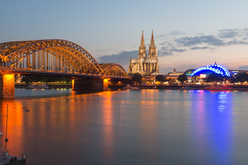 Obraz premium Cologne Cathedral at Night