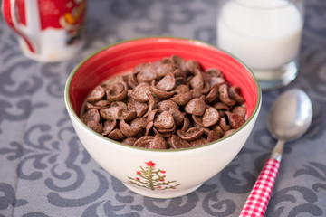 tasty chocolate cornflakes in thel bowl