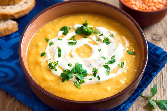 Lentil cream soup with cream cheese
