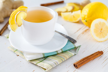 Obraz na płótnie Canvas Ginger lemon cinnamon tea