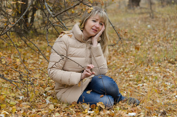 The woman is crying in her autumn depression
