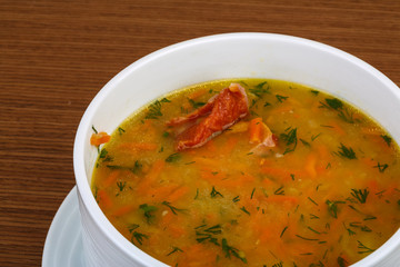 Pea soup with ribs