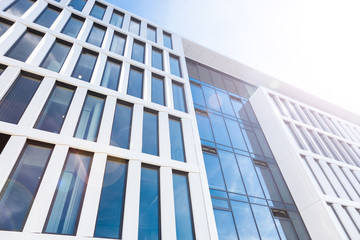 B&uuml;rogeb&auml;ude, Gegenlicht