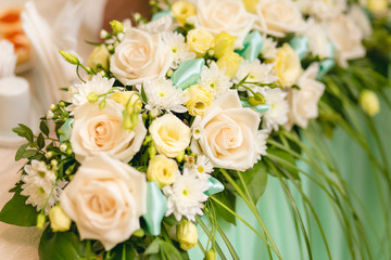 Fototapeta na wymiar Flowers on Banquet table