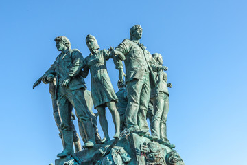 Fototapeta na wymiar monument to the Soviet students