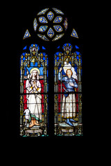 Vitraux de l'&eacute;glise paroissiale de Noyers sur Serein, Yonne, Bourgogne, France 