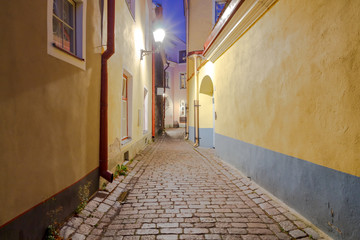 Fototapeta premium Tallinn. Old street at night.