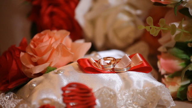 Wedding bouquet and rings