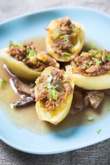 Mit Sojahack  gefüllte Kartoffeln,  vegan 