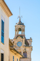 Fototapeta na wymiar Rathaus von Alcúdia, Mallorca