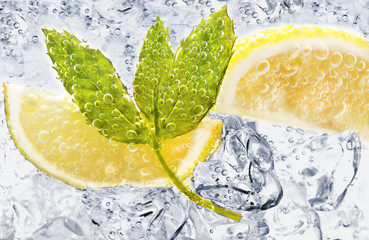 Soda with lemon and mint