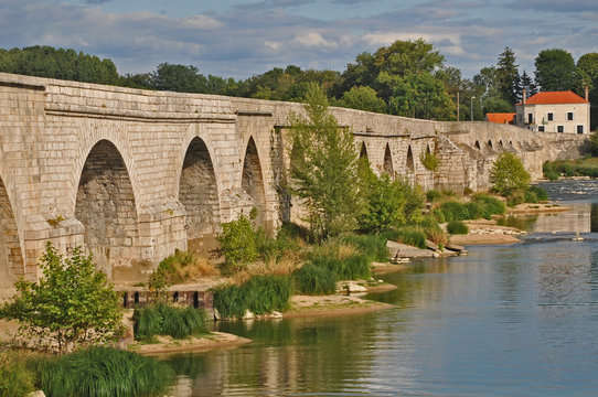 Beaugency,  ponte sulla Loira  - Loira, Francia