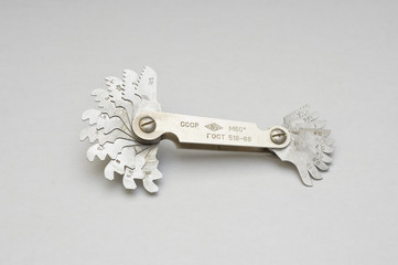 Russian thread measuring tool