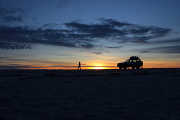 Fototapeta premium Sunrise in Uyuni, Bolivia