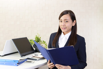 笑顔のビジネスウーマン