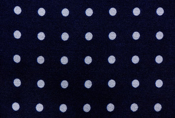 Seide mit Punkten