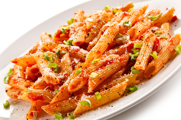 Penne, tomato sauce and vegetables 