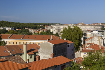 Fototapeta na wymiar The old town of Pula and views of the arena