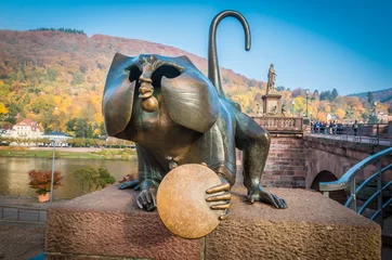 Photo sur Aluminium Monument historique Heidelberg lucky monkey statue
