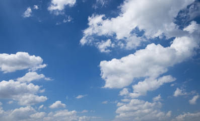 Obraz premium Blue sky with cloud background.