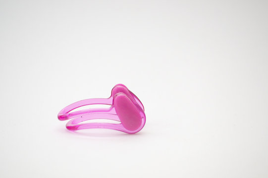 Universal nose clip with silicone pads