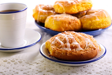 Streusel pumpkin sweet rolls