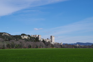Vue de l'abbaye Saint-Andr&eacute; &agrave; Villeneuve-l&egrave;s-Avignon