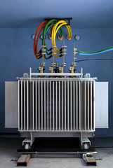 Three phase high voltage power transformer