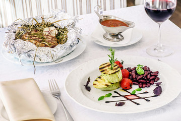 steak with grilled vegetables