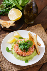Salmon Tartare with avocado mousse