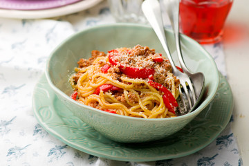 spaghetti with ground meat and pepper