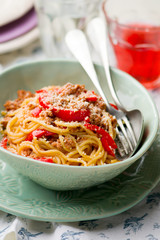 spaghetti with ground meat and pepper